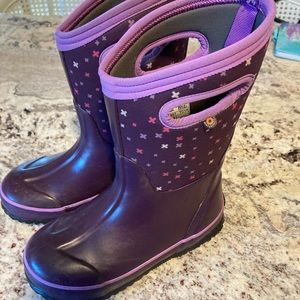 Girls winter Bogs boots size 2